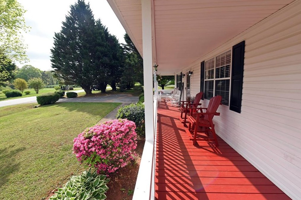 23 Huntingdon Dr, Cleveland GA  30528-3134 exterior