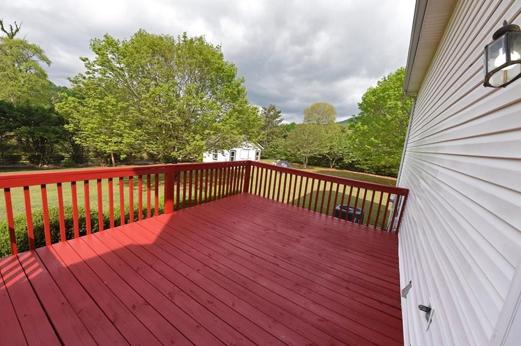 23 Huntingdon Dr, Cleveland GA  30528-3134 exterior