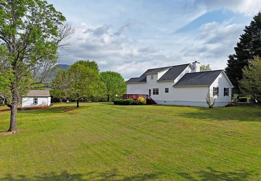 23 Huntingdon Dr, Cleveland GA  30528-3134 exterior