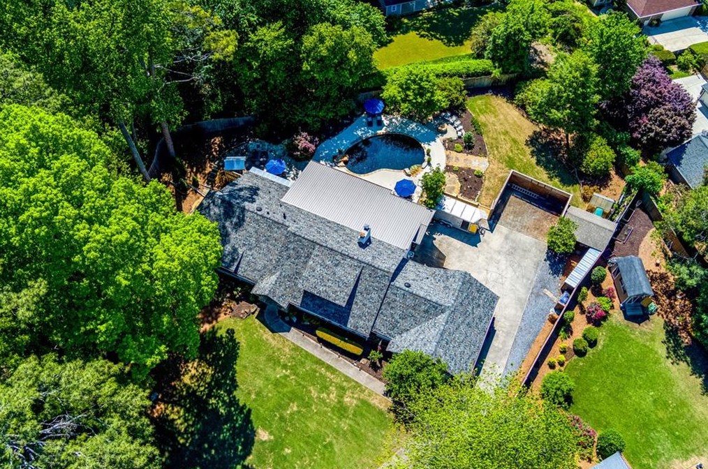 155 Farmstead Ln, Roswell, GA 30075