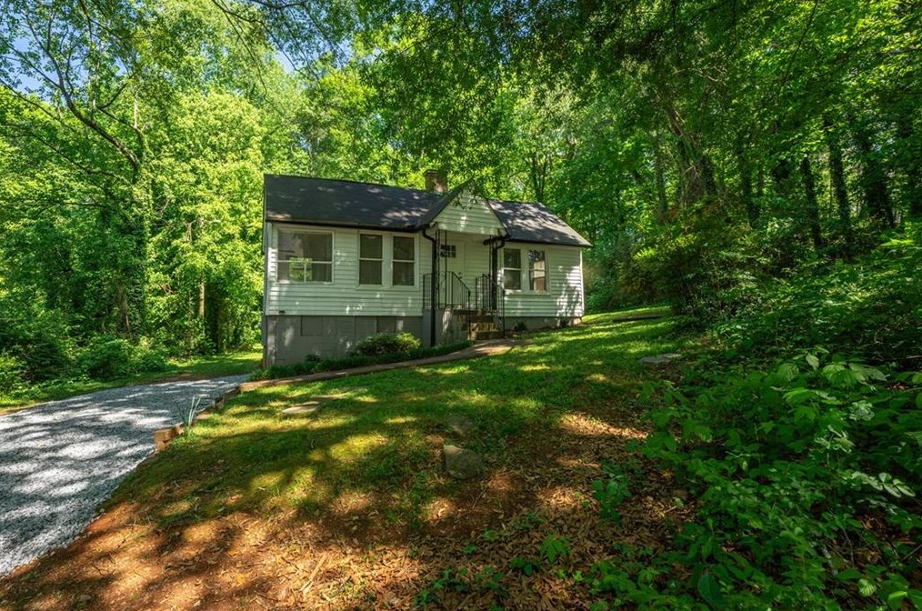 3383 Lawrence St, Scottdale, GA 30079