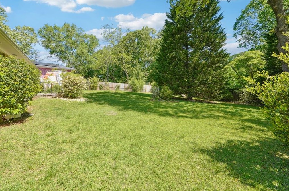 925 Meadow Rock Dr, Stone Mountain GA  30083-3503 exterior
