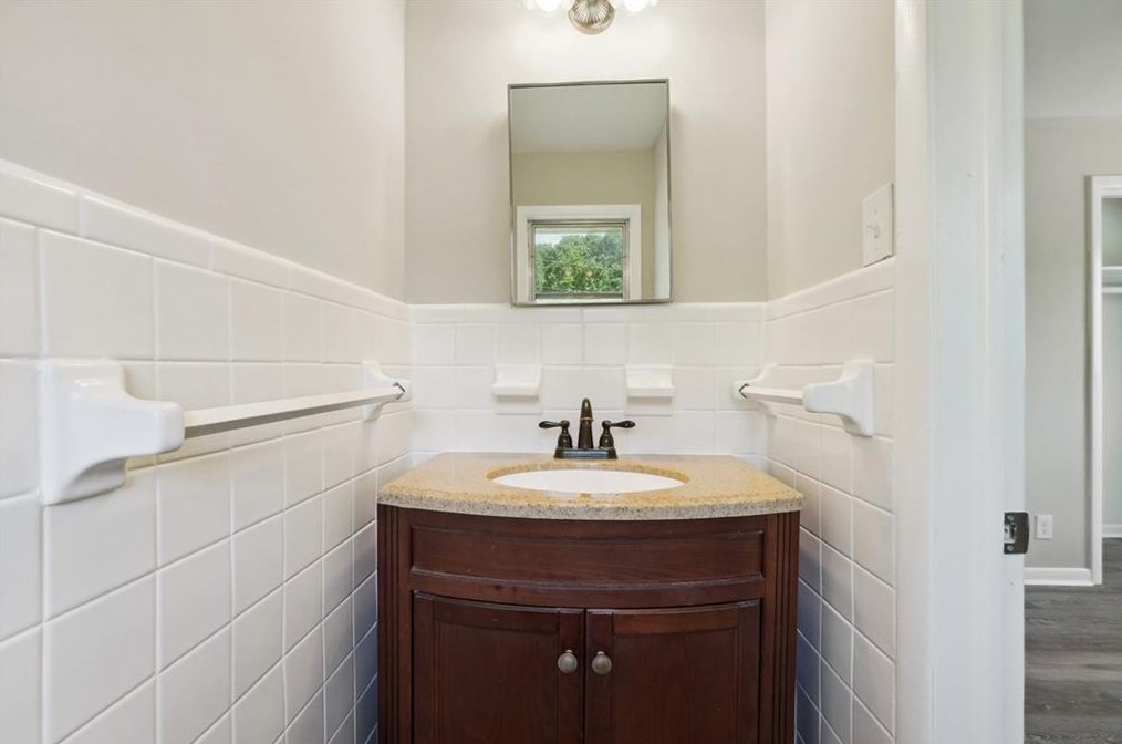 925 Meadow Rock Dr, Stone Mountain GA  30083-3503 exterior
