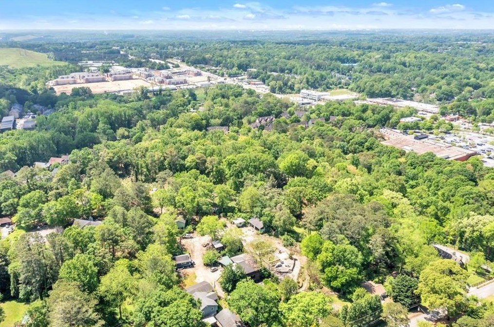 1345 Skyhaven Rd, Atlanta, GA 30316-2607