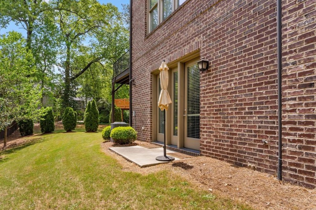 1743 Buckhead Ln, Atlanta GA 30324-6103 exterior