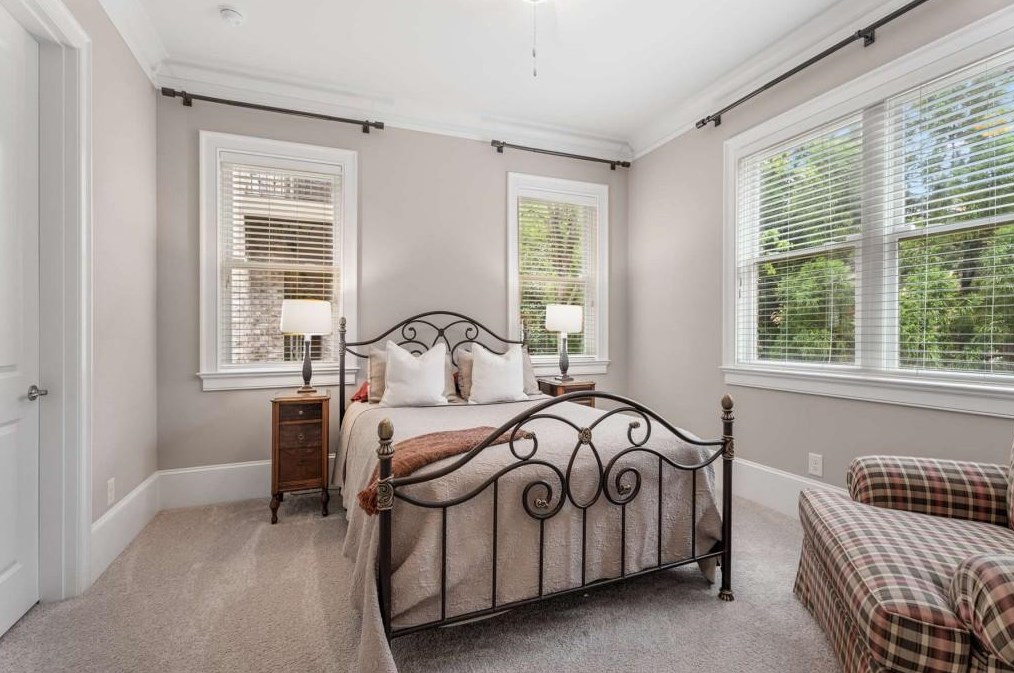 1743 Buckhead Ln, Atlanta GA 30324-6103 exterior