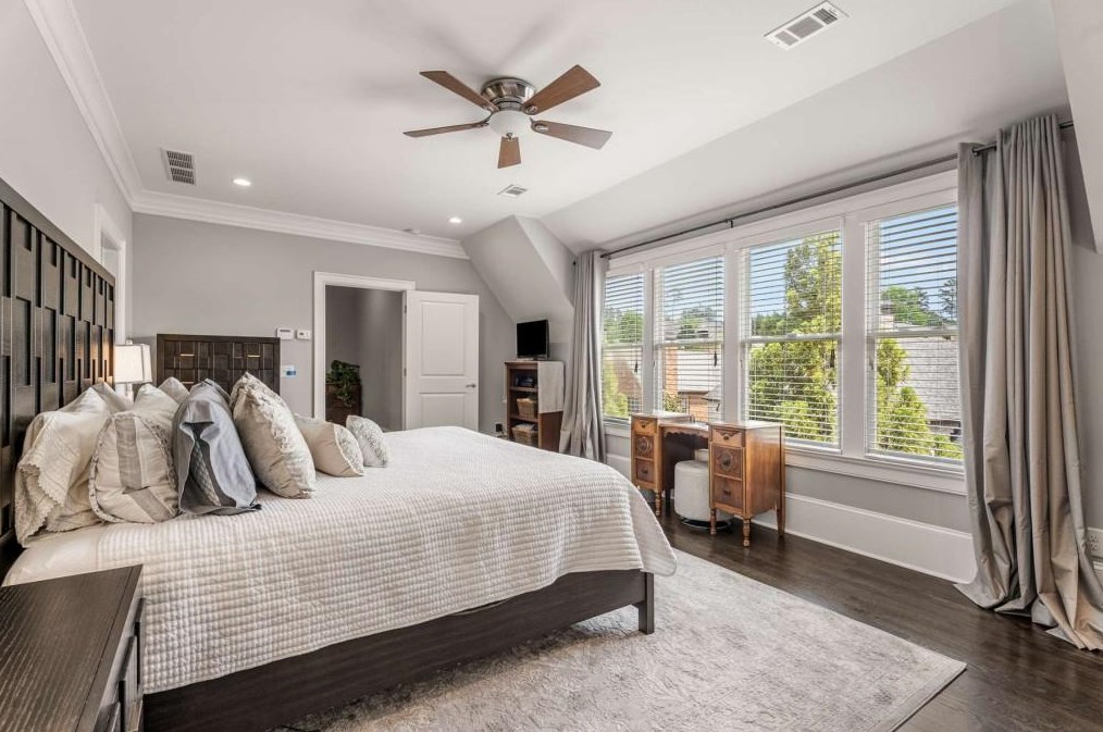 1743 Buckhead Ln, Atlanta GA 30324-6103 exterior