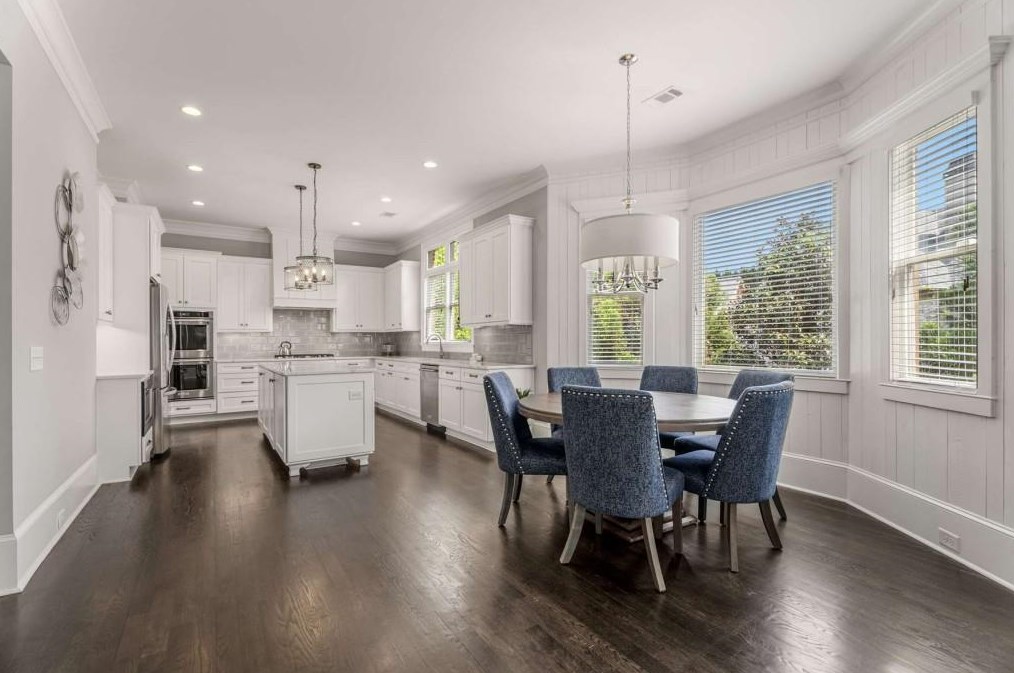 1743 Buckhead Ln, Atlanta GA 30324-6103 exterior