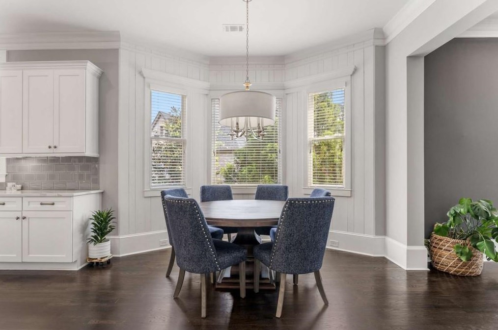 1743 Buckhead Ln, Atlanta GA 30324-6103 exterior