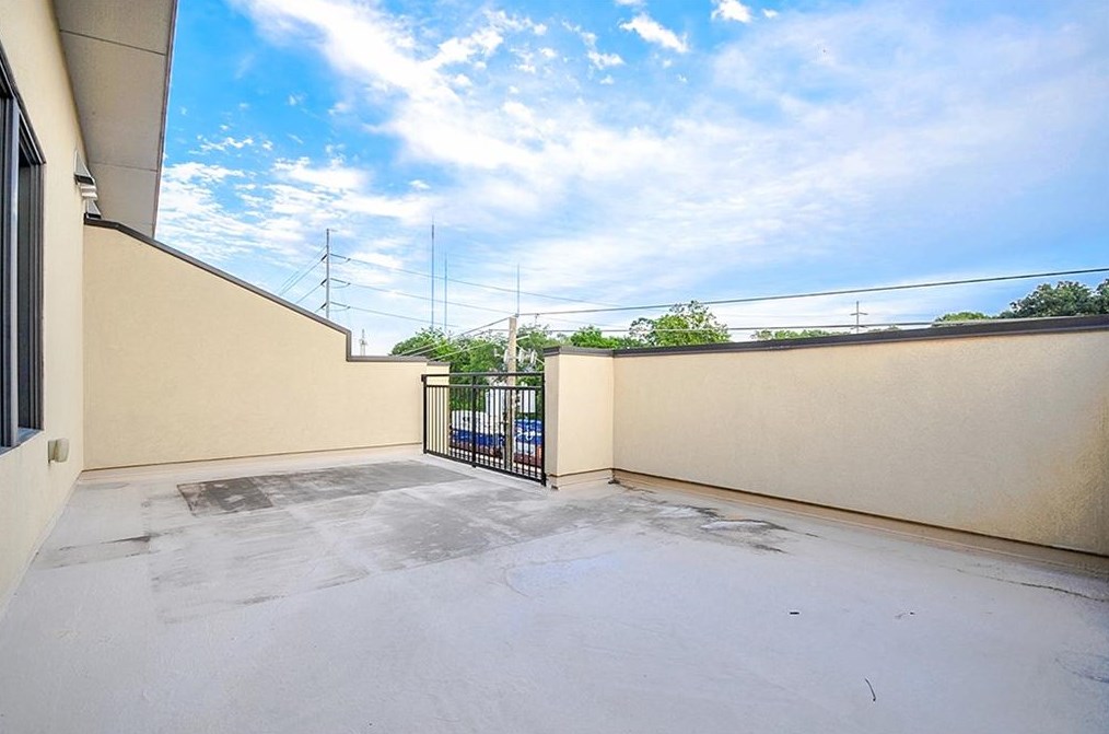 1300 Dekalb Ave, Atlanta GA  30307-7000 exterior