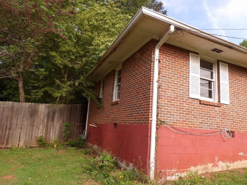 568 N Hairston Rd, Stone Mountain, GA 30083