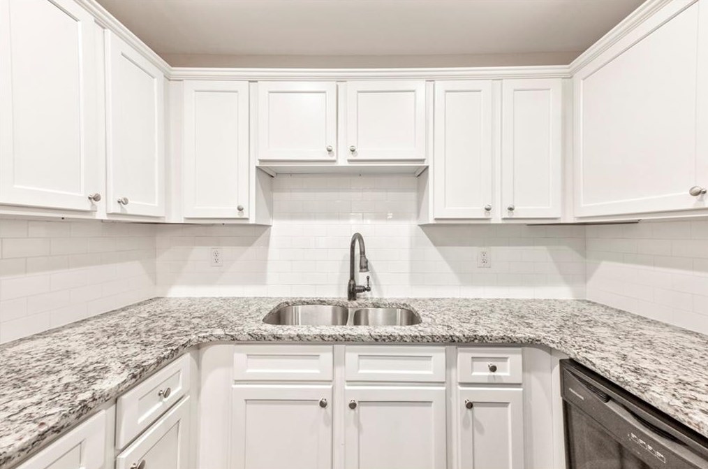 3461 Pinehill Dr, Decatur GA  30032-3032 exterior