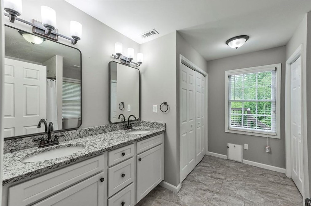 3461 Pinehill Dr, Decatur GA  30032-3032 exterior