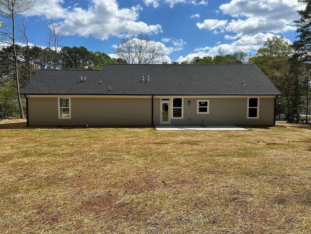 175 Hickory Way, Holly Springs, GA 30115