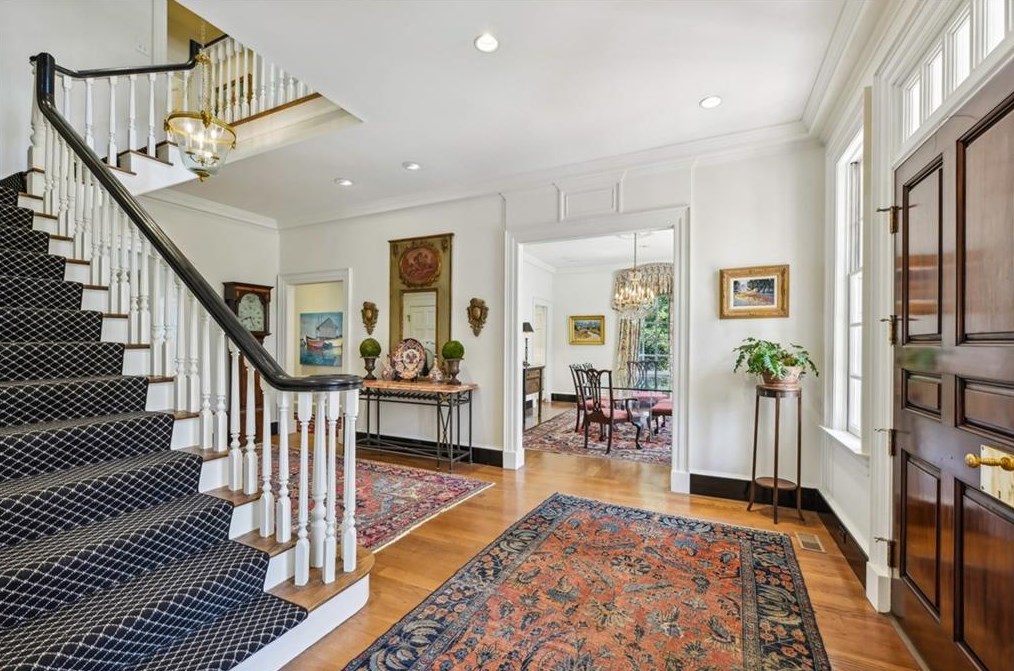 30 Chatsworth Pl, Atlanta, GA 30327-1349