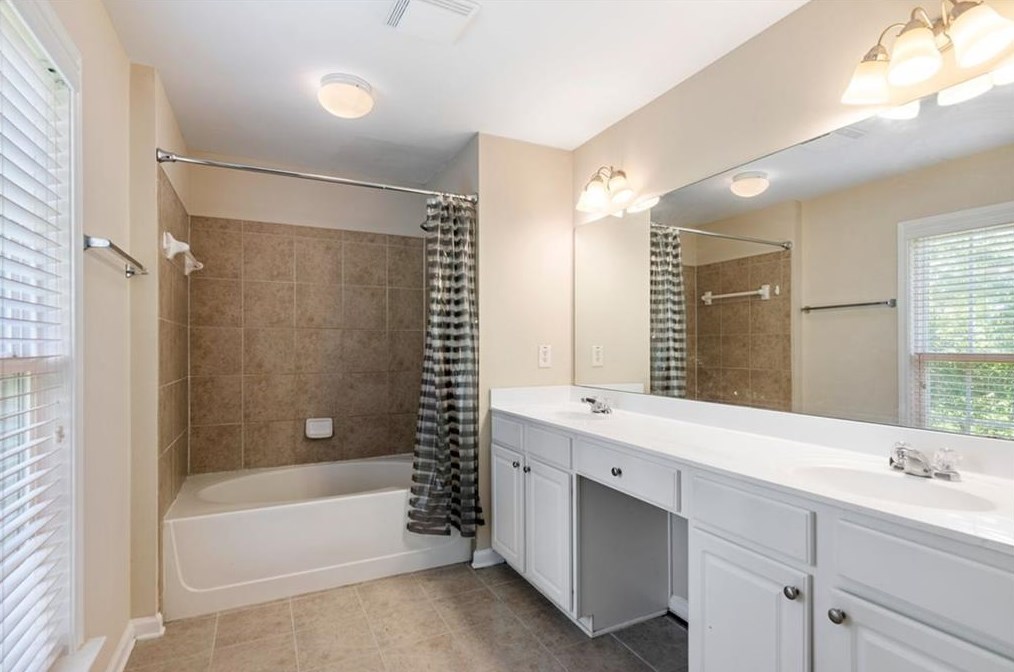 3242 Wellington Walk, Atlanta GA  30331-5453 exterior