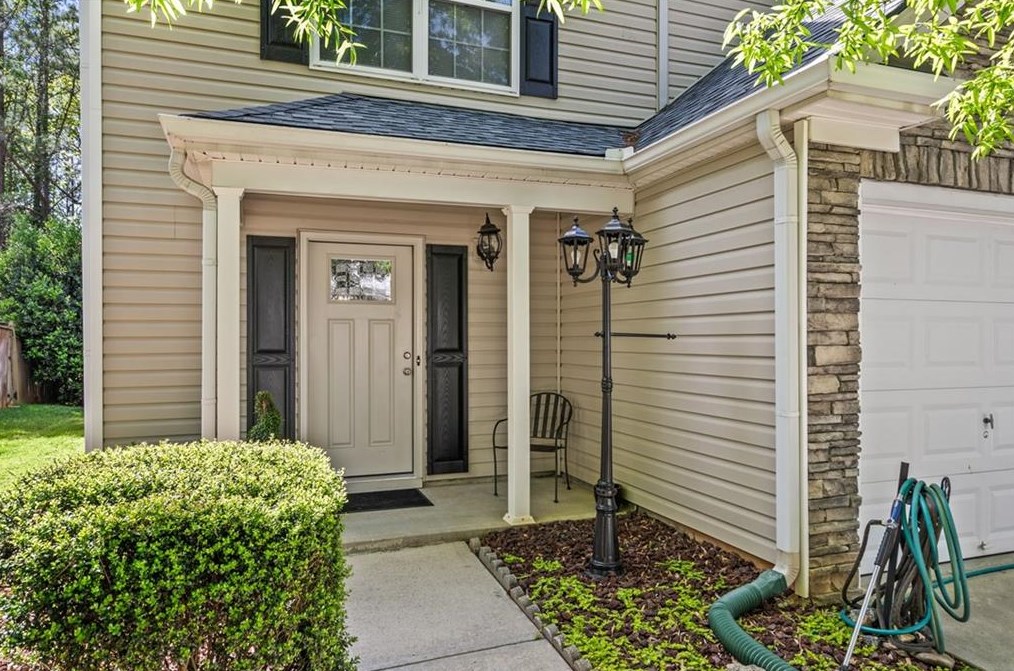 173 Village Trce, Holly Springs, GA 30188