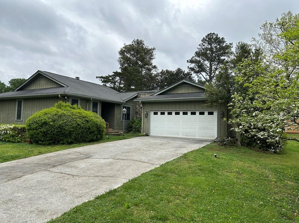 3924 Thornhill Dr Sw, Lilburn, GA 30047