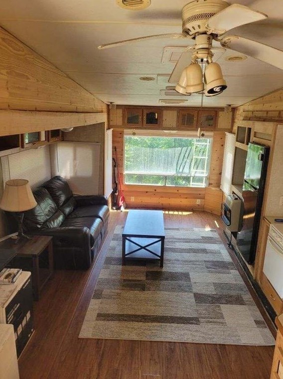 220 7th St, Ellijay, GA 30540