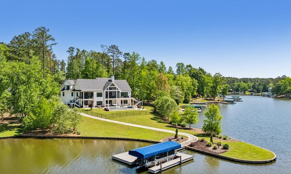 1410 Winged Foot Dr, Reynolds Plantation, GA 30642