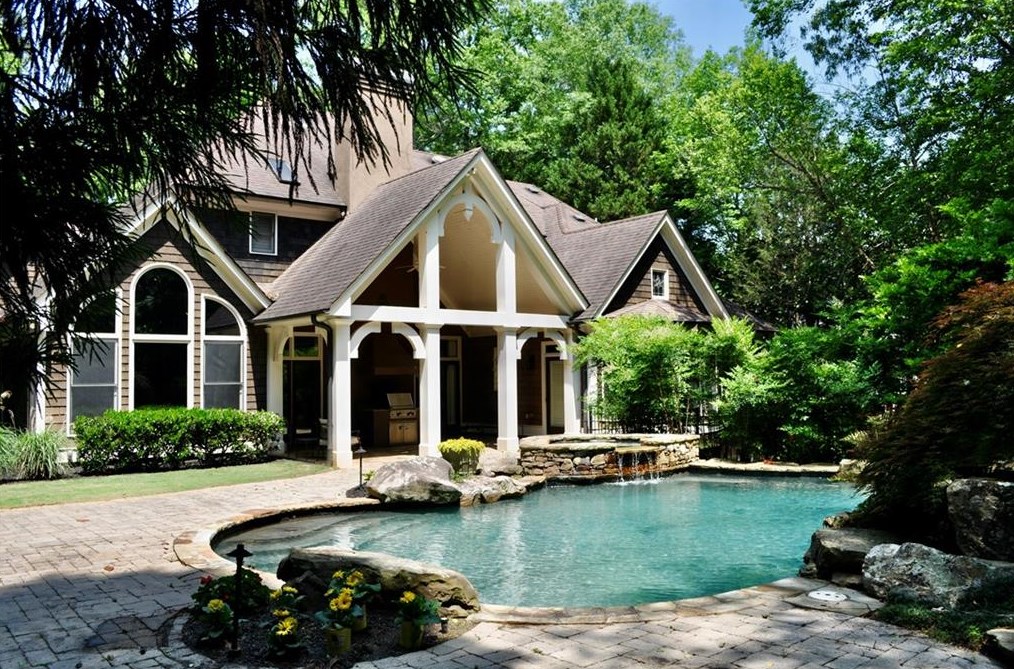 120 Charleston Cir, Roswell, GA 30076-5807