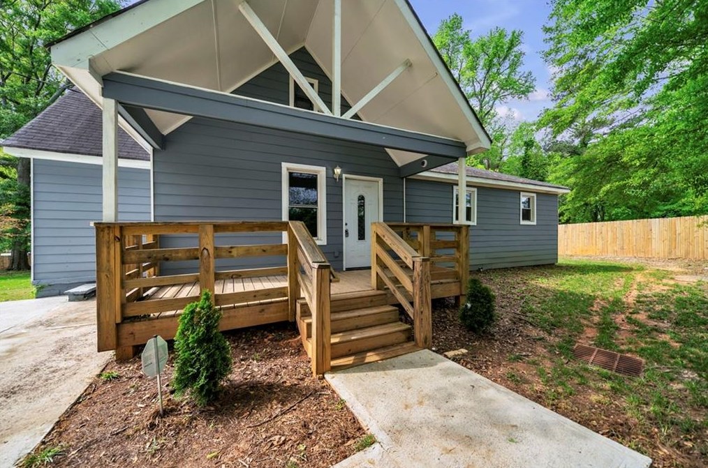 2061 Austin Dr, Decatur, GA 30032