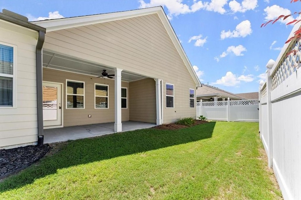 404 Rockview Dr, Holly Springs, GA 30114