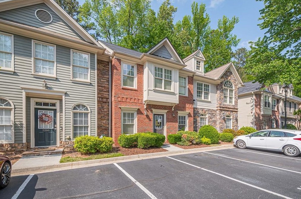 1268 Harris Commons Pl, Roswell GA  30076-4653 exterior