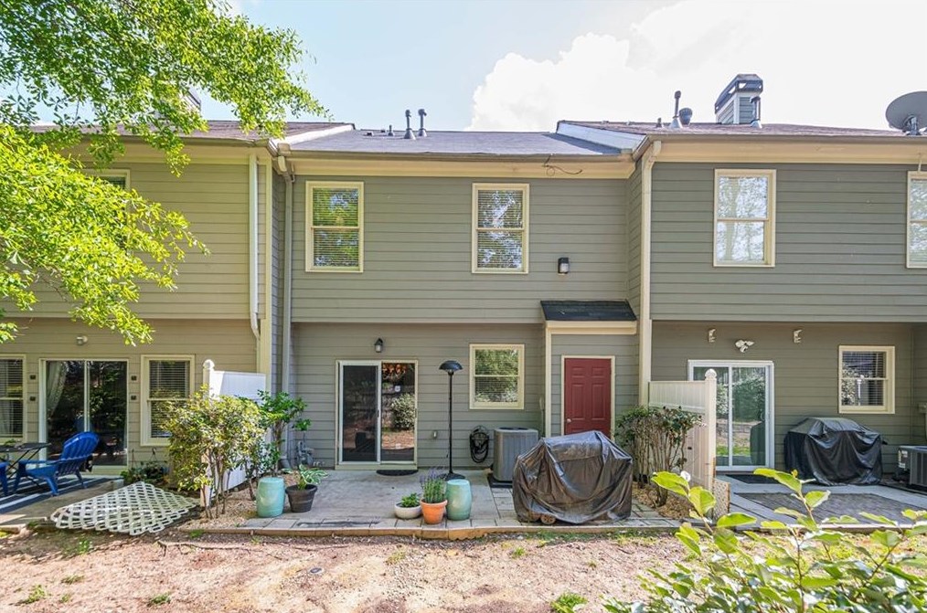 1268 Harris Commons Pl, Roswell GA  30076-4653 exterior