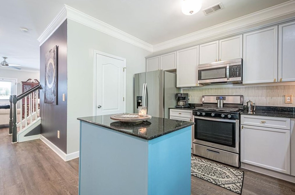 1268 Harris Commons Pl, Roswell GA  30076-4653 exterior
