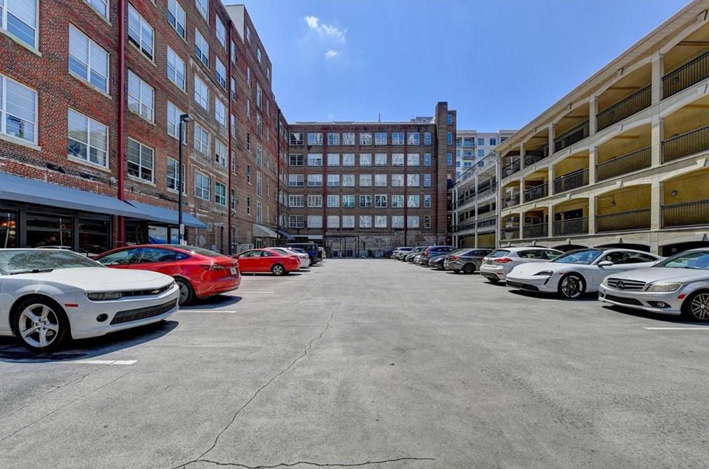800 Peachtree St, Atlanta GA  30308-1258 exterior