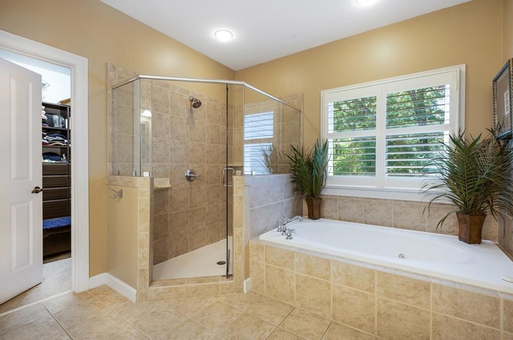 2865 Green Cove Way, Smyrna GA  30080-3598 exterior