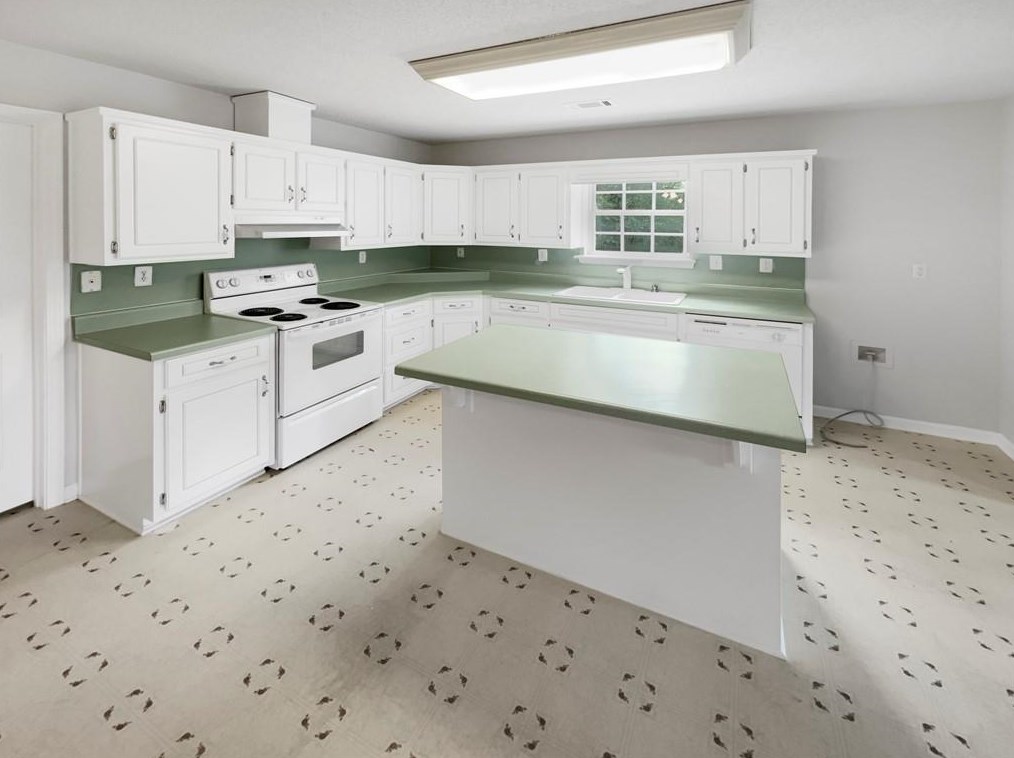 2600 Poplar St, Lithonia, GA 30078-3350