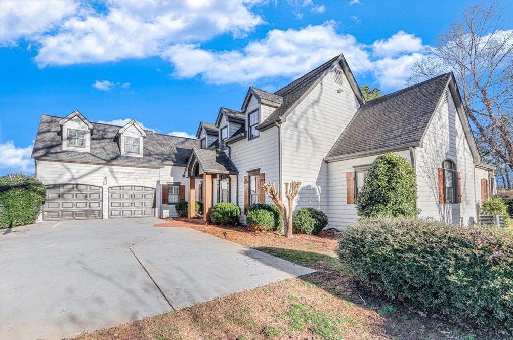 4377 Willow Oak Dr, Gainesville, GA 30506-4310