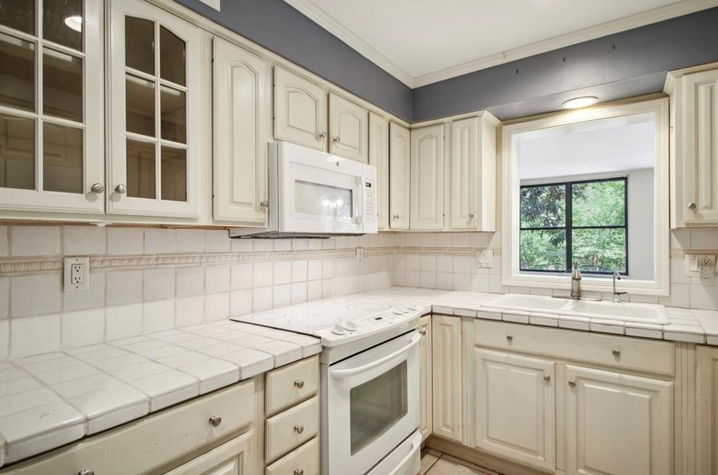 52 Lamsden Ln Nw, Atlanta, GA 30327