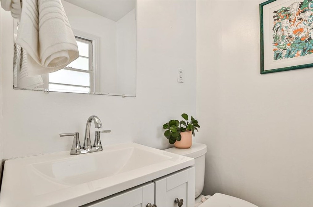 1052 Valley Dr, Decatur GA  30033-4207 exterior