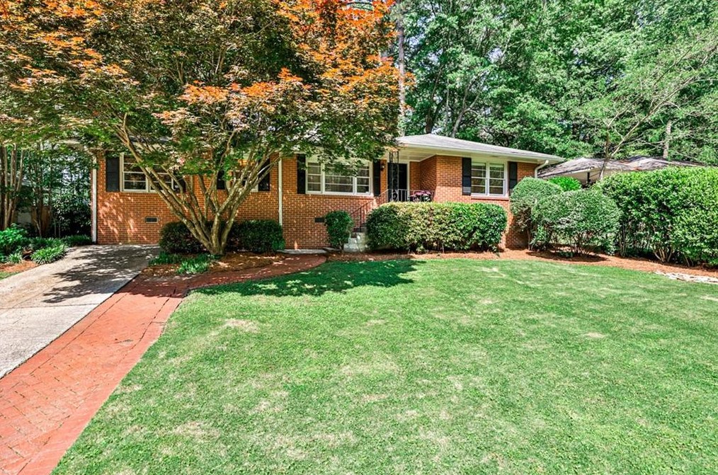 1052 Valley Dr, Decatur GA  30033-4207 exterior