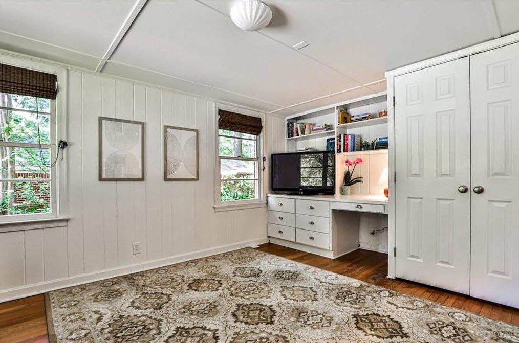 1052 Valley Dr, Decatur GA  30033-4207 exterior