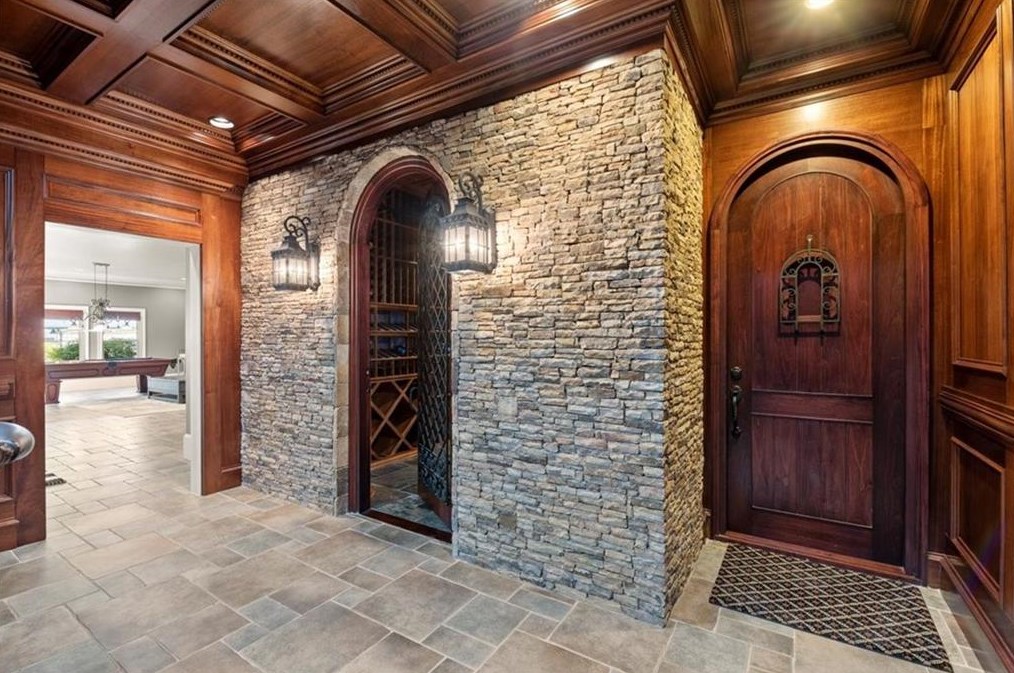 15205 White Columns Dr, Alpharetta GA  30004-8221 exterior