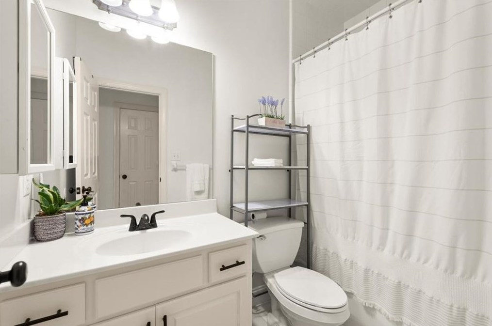 15205 White Columns Dr, Alpharetta GA  30004-8221 exterior