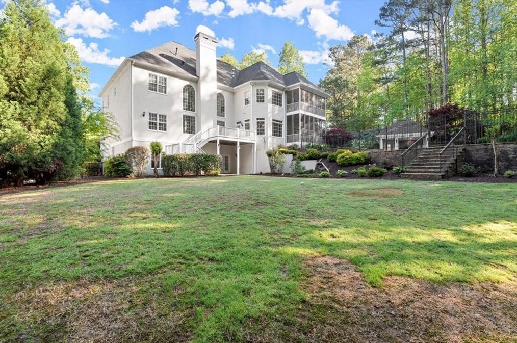 15205 White Columns Dr, Alpharetta GA  30004-8221 exterior
