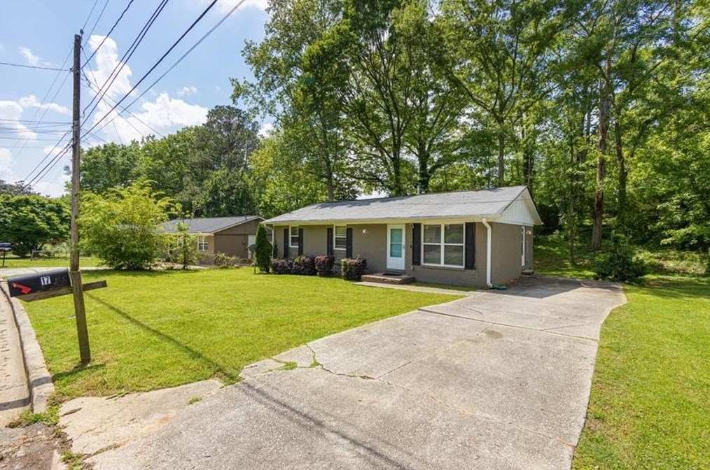 17 Westgate Park Dr, Newnan, GA 30263