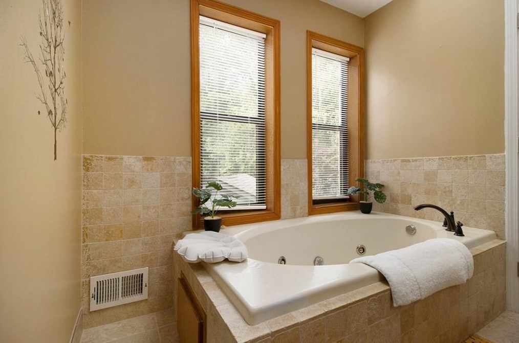 3883 Johnson Dr, Lithonia GA 30039-8446 exterior