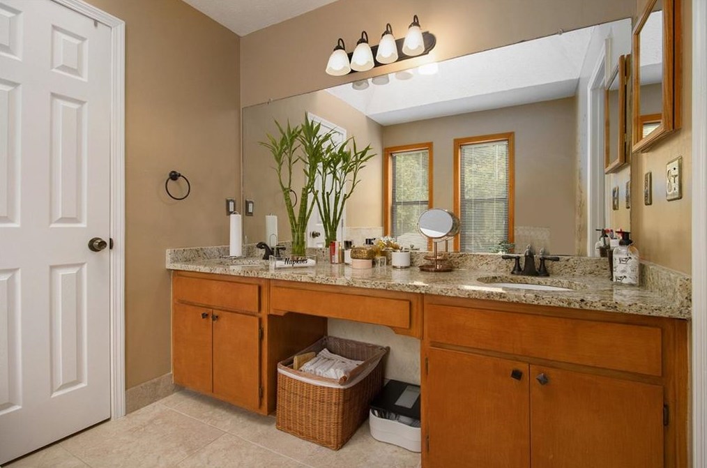 3883 Johnson Dr, Lithonia GA 30039-8446 exterior