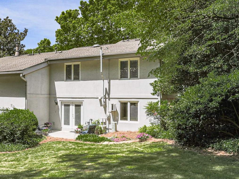 3028 Vinings Ferry Dr, Atlanta GA  30339-4314 exterior