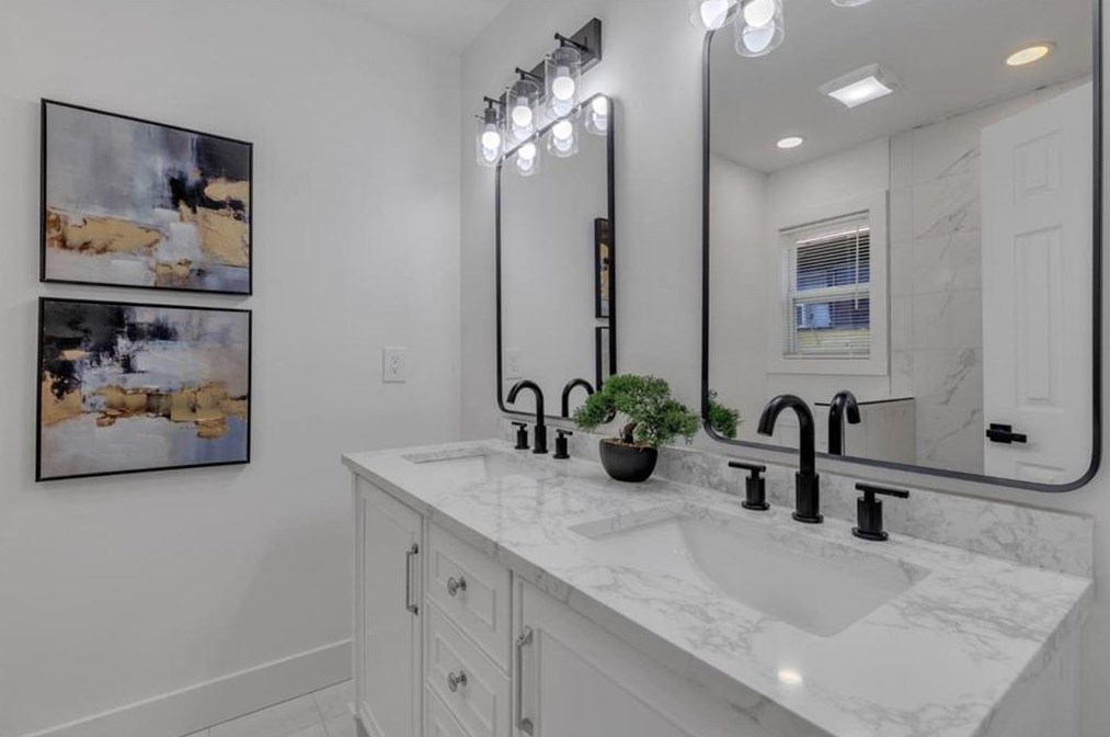 2484 Calvin Ave, Atlanta GA 30344-1001 exterior