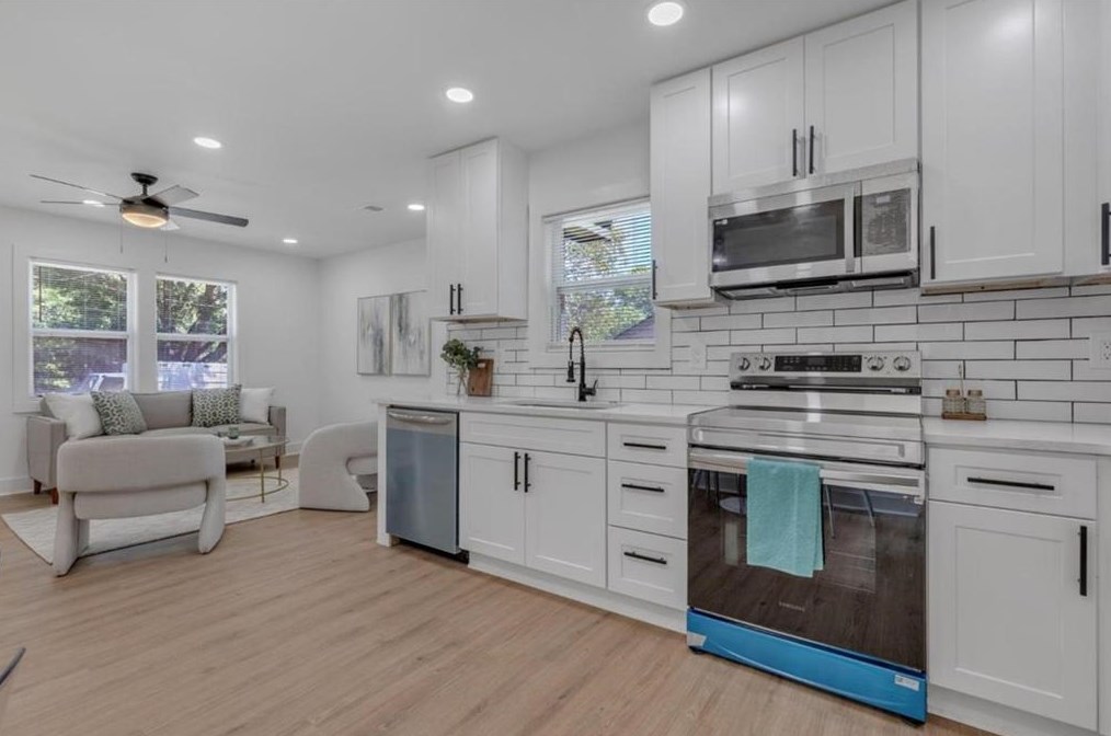 2484 Calvin Ave, Atlanta GA 30344-1001 exterior