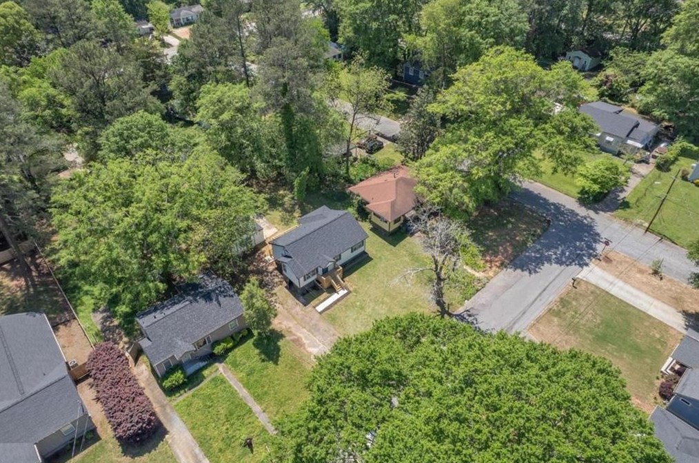 2484 Calvin Ave, Atlanta GA 30344-1001 exterior