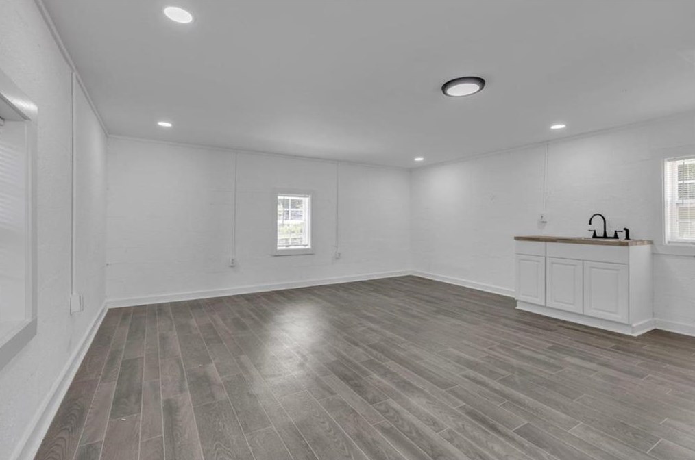 2484 Calvin Ave, Atlanta GA 30344-1001 exterior