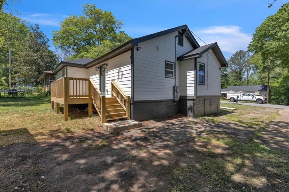 2484 Calvin Ave, Atlanta GA 30344-1001 exterior